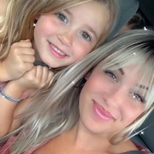 Meet your Posher, Annie-claude